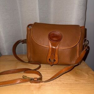 Vintage Dooney & Bourke All-Weather Leather Essex Crossbody Bag – Saddle Tan
